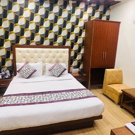 Hotel S V Grand Varanasi Bagian luar foto