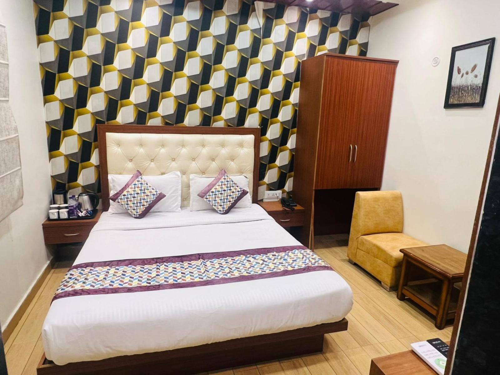 Hotel S V Grand Varanasi Bagian luar foto